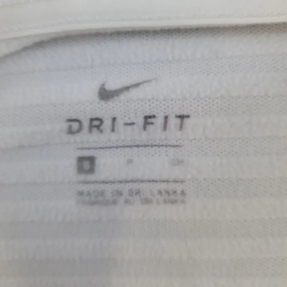 Nike DriFit University of Gators Pullover Light Weight Long Sleeve  Youth Small